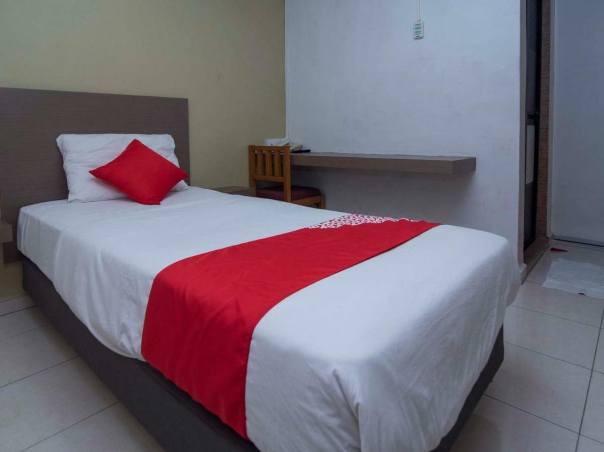 โอโย 434 มาร์เบลลา โฮเต็ล Hotel ยะโฮร์บาห์รู ภายนอก รูปภาพ