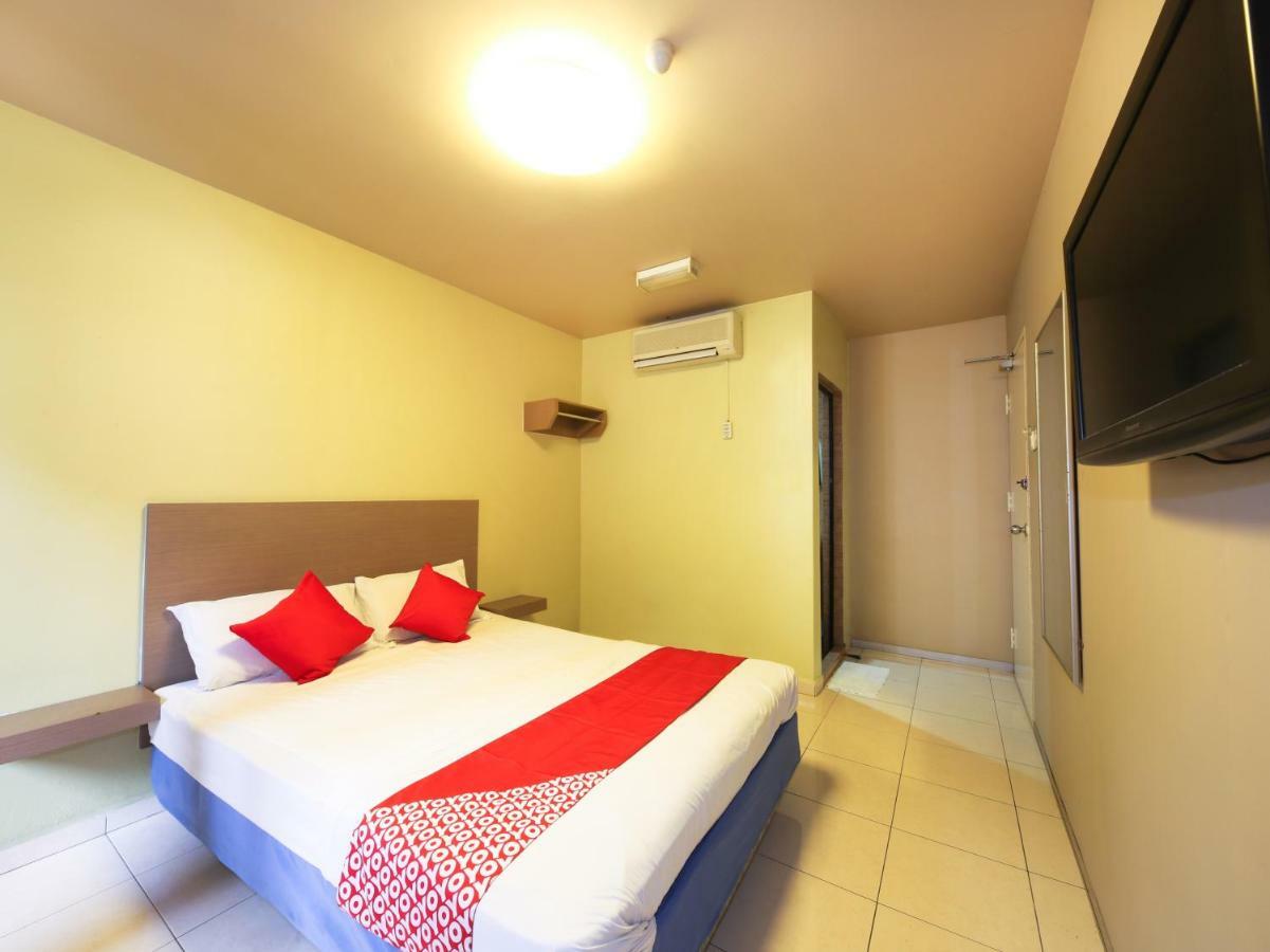 โอโย 434 มาร์เบลลา โฮเต็ล Hotel ยะโฮร์บาห์รู ภายนอก รูปภาพ