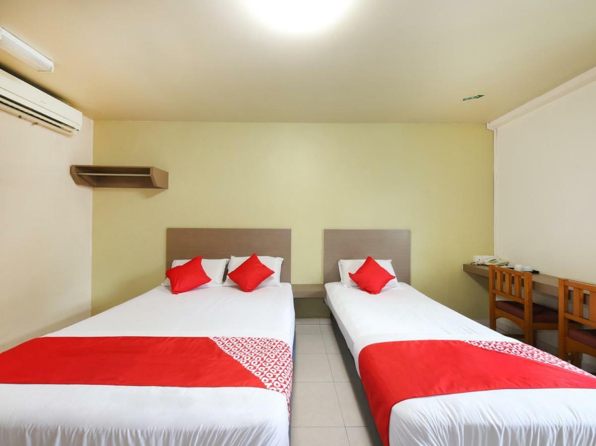 โอโย 434 มาร์เบลลา โฮเต็ล Hotel ยะโฮร์บาห์รู ภายนอก รูปภาพ