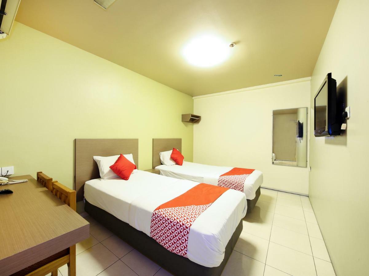 โอโย 434 มาร์เบลลา โฮเต็ล Hotel ยะโฮร์บาห์รู ภายนอก รูปภาพ