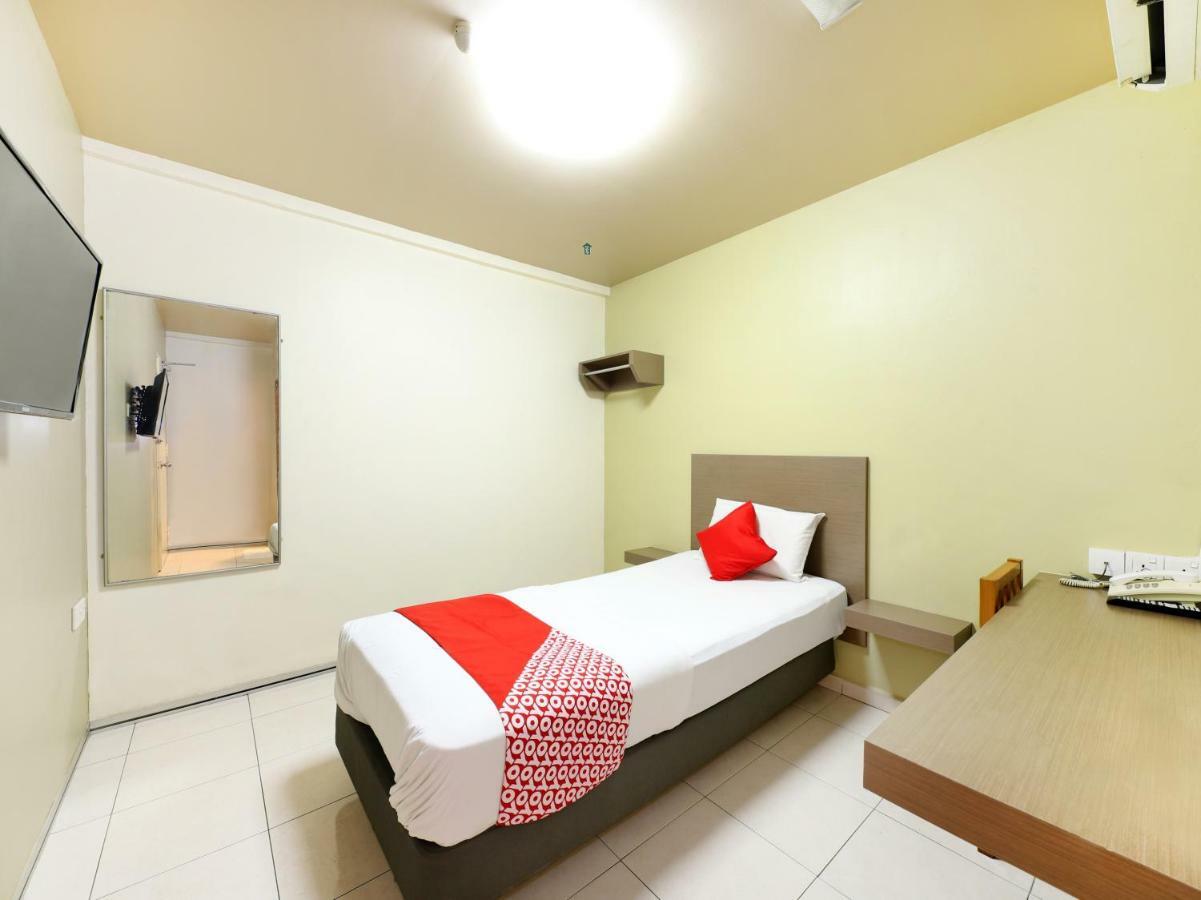 โอโย 434 มาร์เบลลา โฮเต็ล Hotel ยะโฮร์บาห์รู ภายนอก รูปภาพ