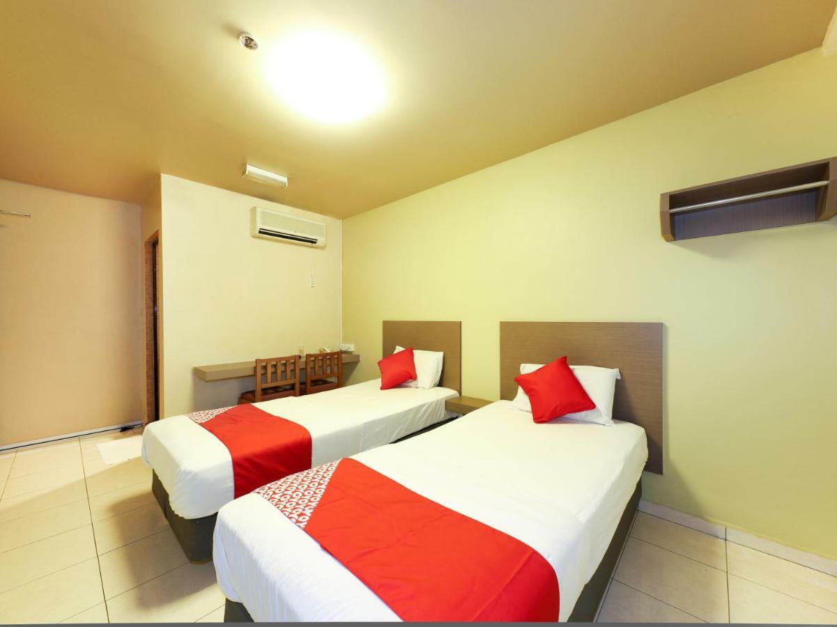 โอโย 434 มาร์เบลลา โฮเต็ล Hotel ยะโฮร์บาห์รู ภายนอก รูปภาพ