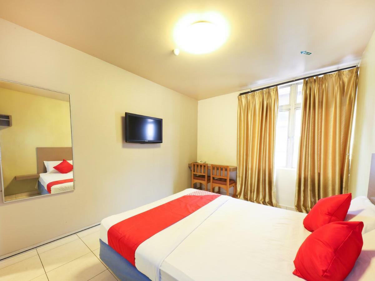 โอโย 434 มาร์เบลลา โฮเต็ล Hotel ยะโฮร์บาห์รู ภายนอก รูปภาพ